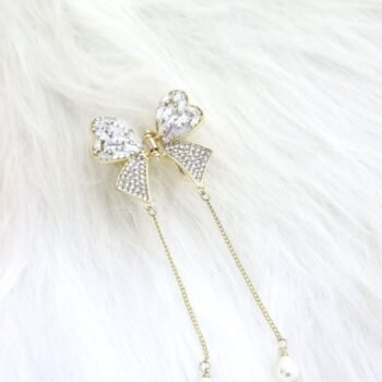 Luxe Crystal Bow Hair Brooch – Pearl Drop Edition