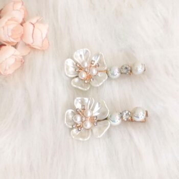 Elegant Pearl Flower Hair Clips – White Floral Crystal Design (Set of 2)